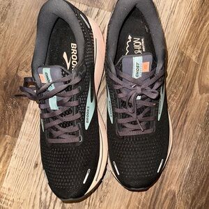 Brooks Women's Black and Mint Athletic Shoes